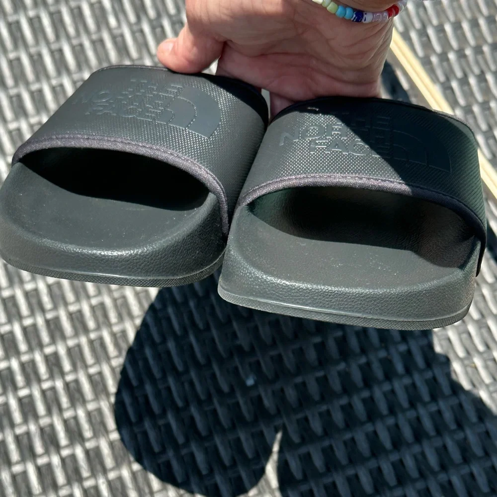 🌹THE NORTH‎ FACE Grey/black Men's Base Camp Slides shoes NWOT