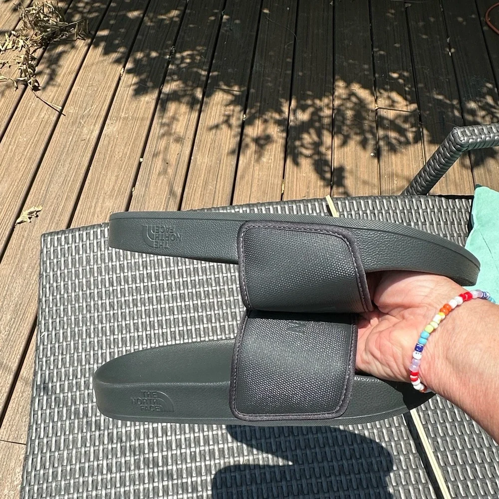 🌹THE NORTH‎ FACE Grey/black Men's Base Camp Slides shoes NWOT