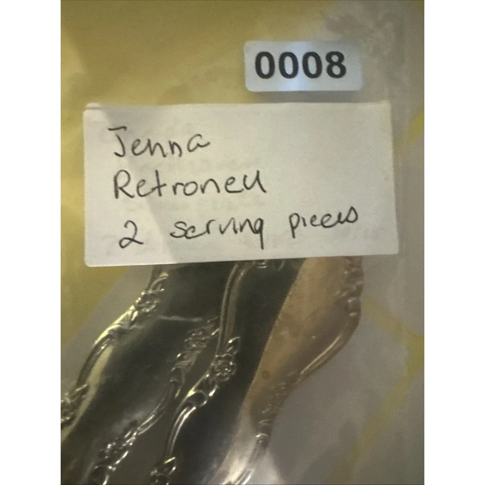 Retroneu be room