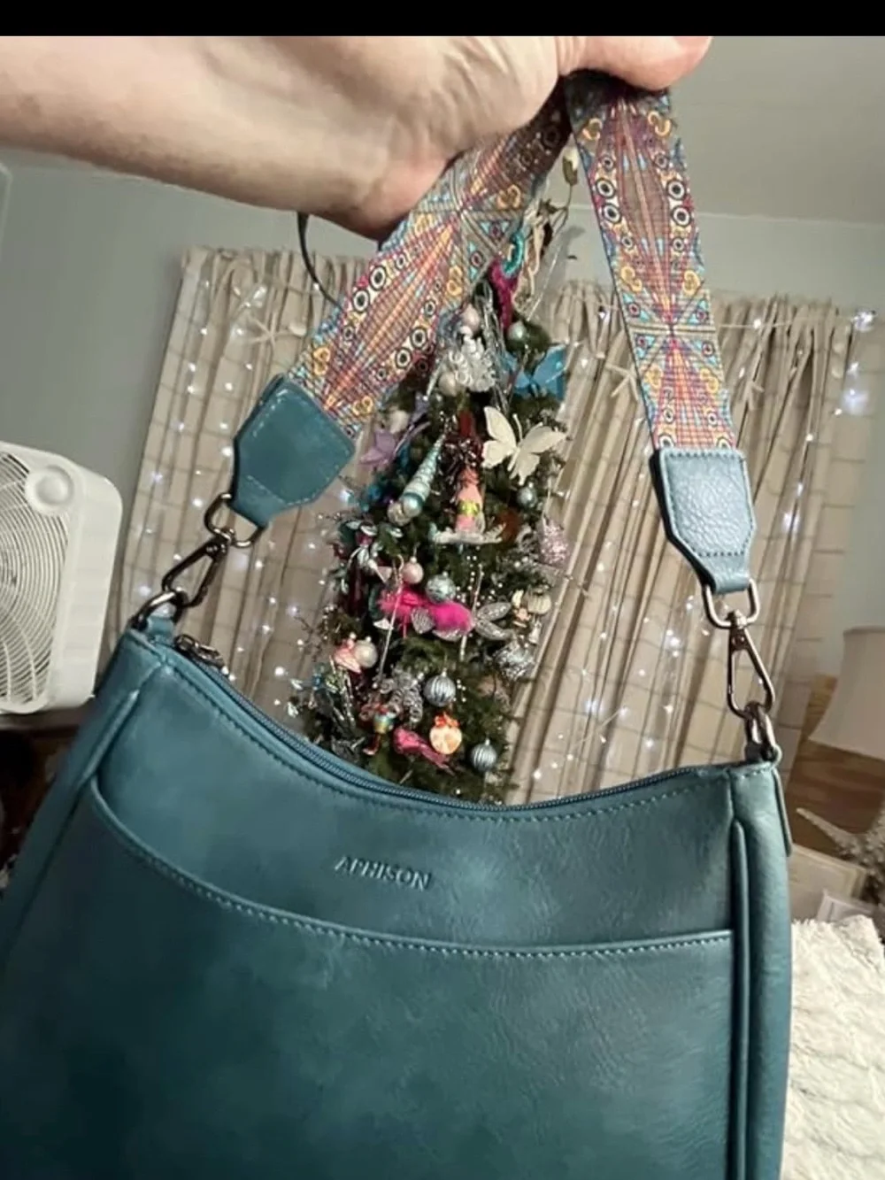 N/A shoulder bag