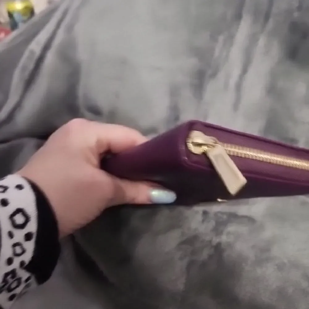 Furla organizing features