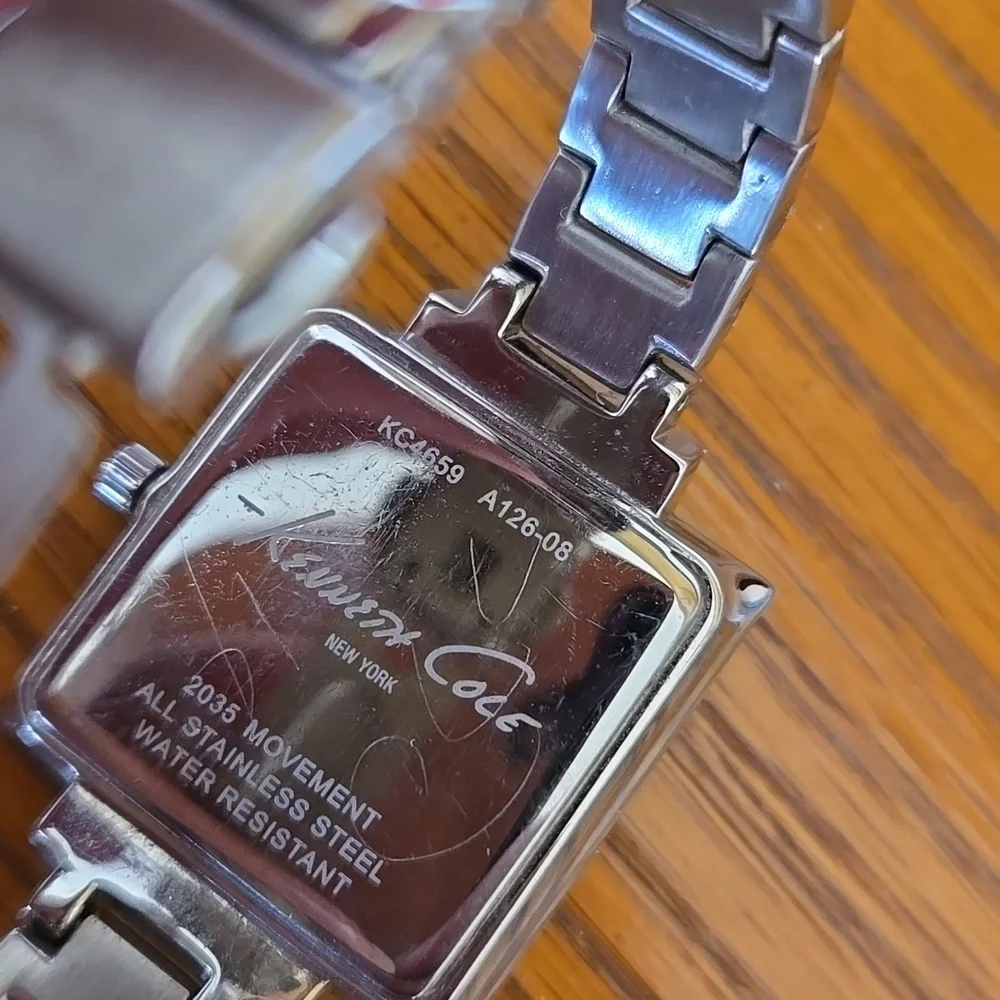 Kenneth Cole authentic kenneth