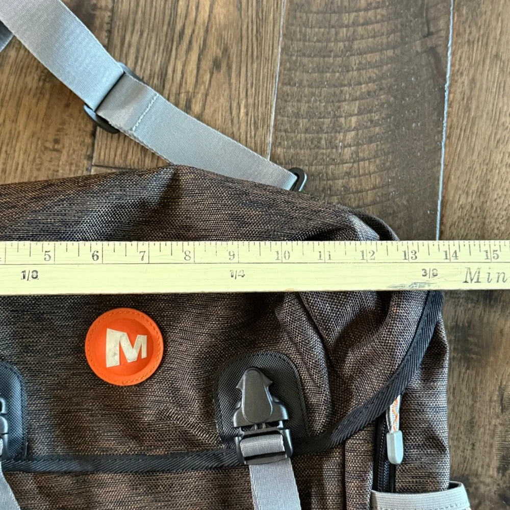 Merrell Messenger Bag Brown Grey Crossbody Laptop Padded Strap Outdoors Gorpcore