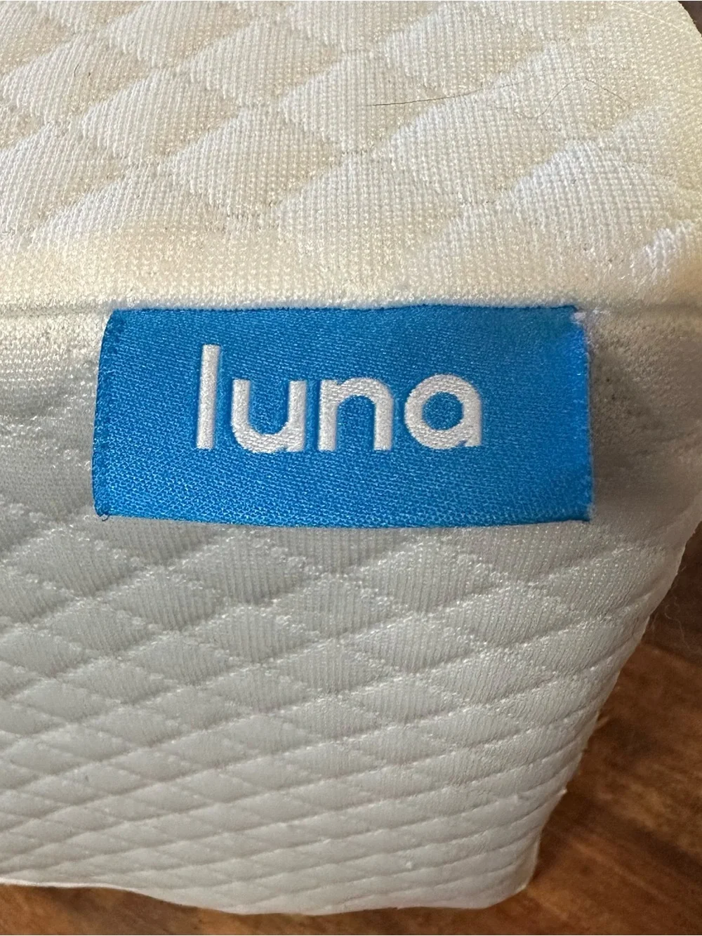 Luna leg pillow