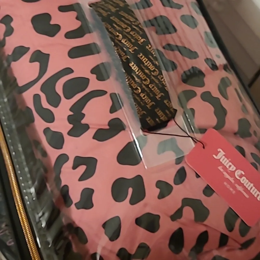 Juicy Couture bold pink