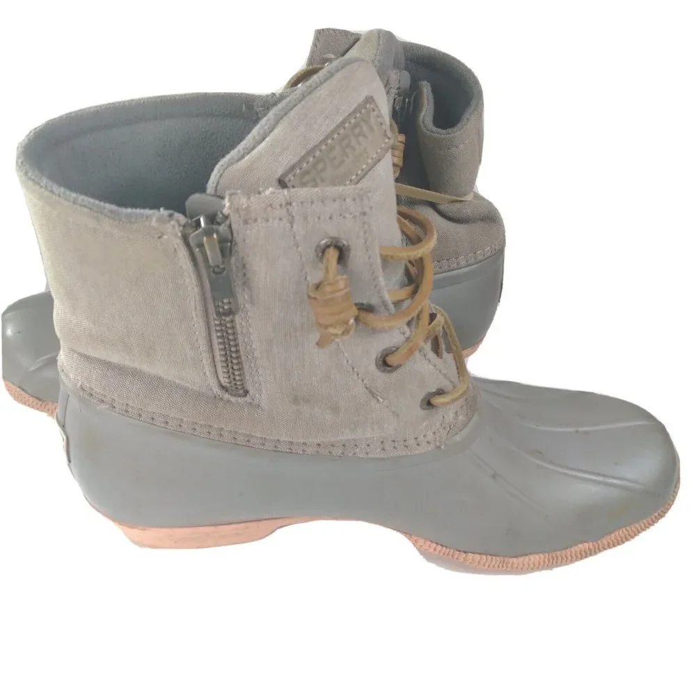 Sperry saltwater shows snow