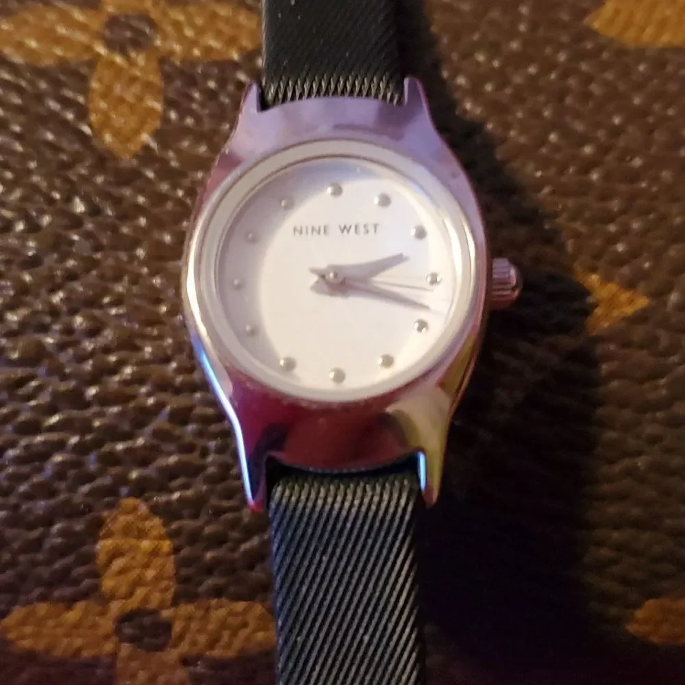 NWOT Nine‎ West 9W/1248 Tiny Petite Case Ladies Watch Silver & Black