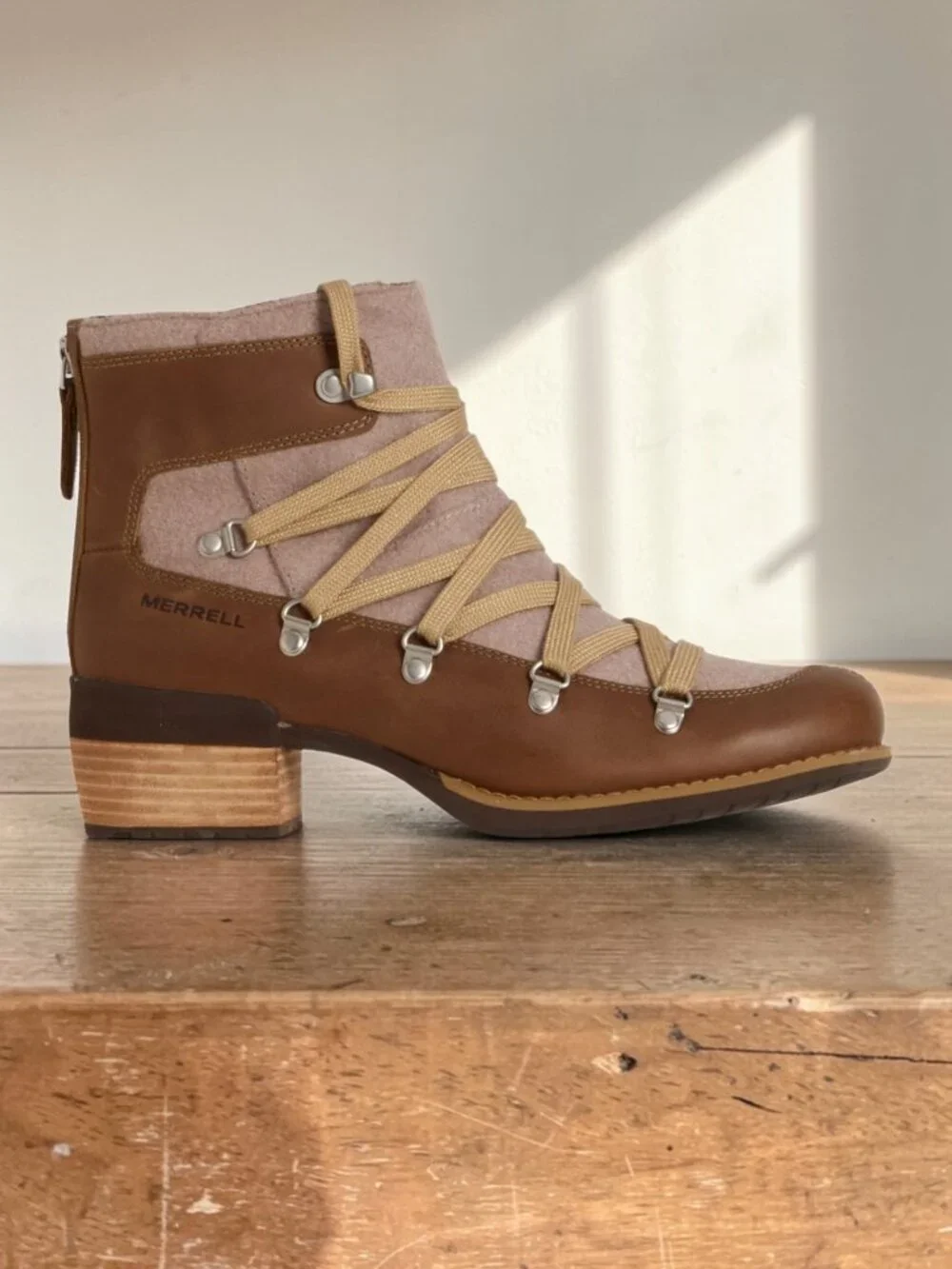 (New) Merrell – Shiloh II Warm Leather Boots (Camel) – Women's 10.5