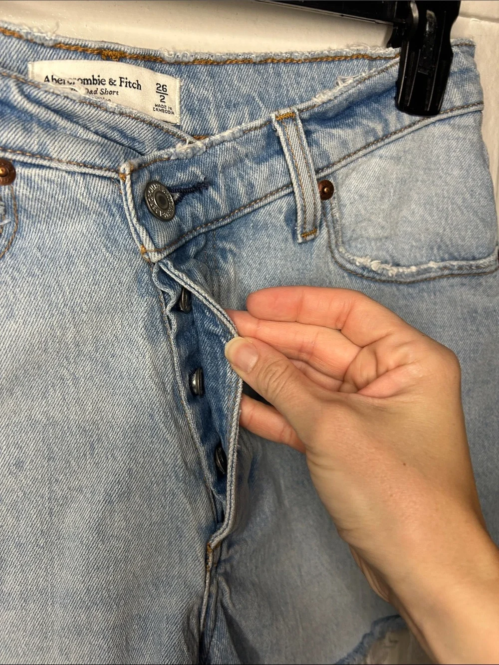 Abercrombie & Fitch The Dad Short High Rise Asymmetrical Button Fly 2/26 Raw Hem