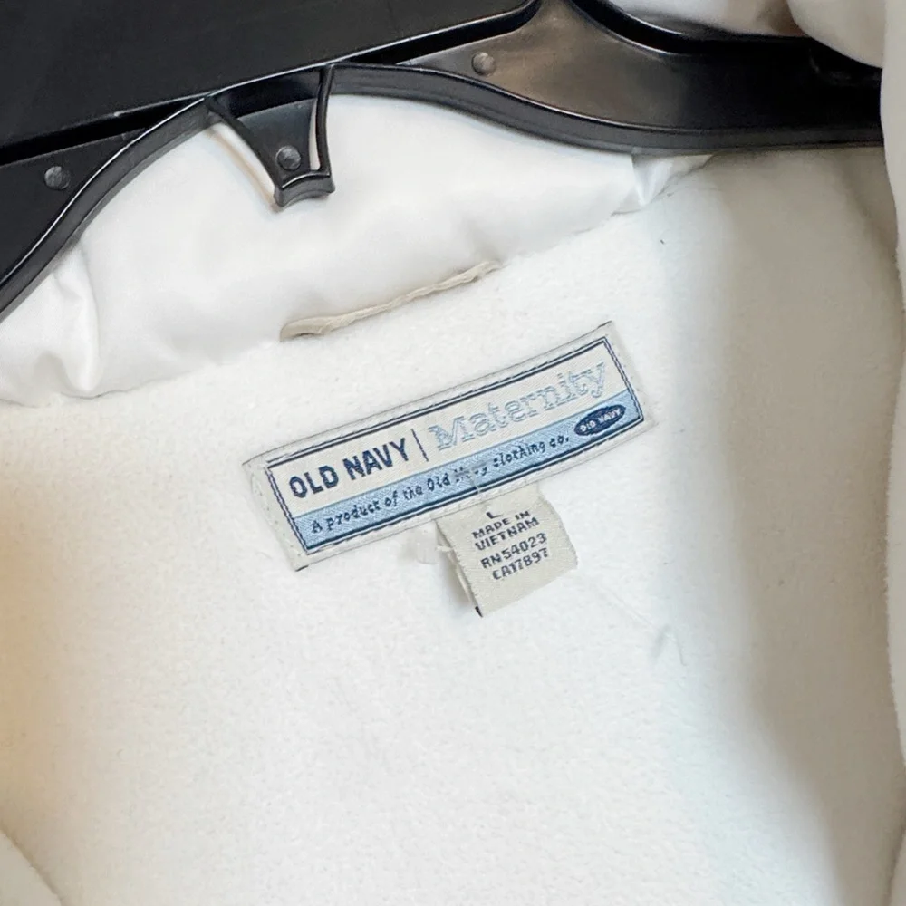 Old Navy‎ White Puffer Fleece Lined Vest