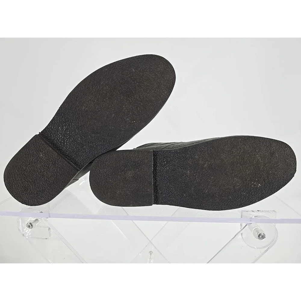 Steve Madden this listing