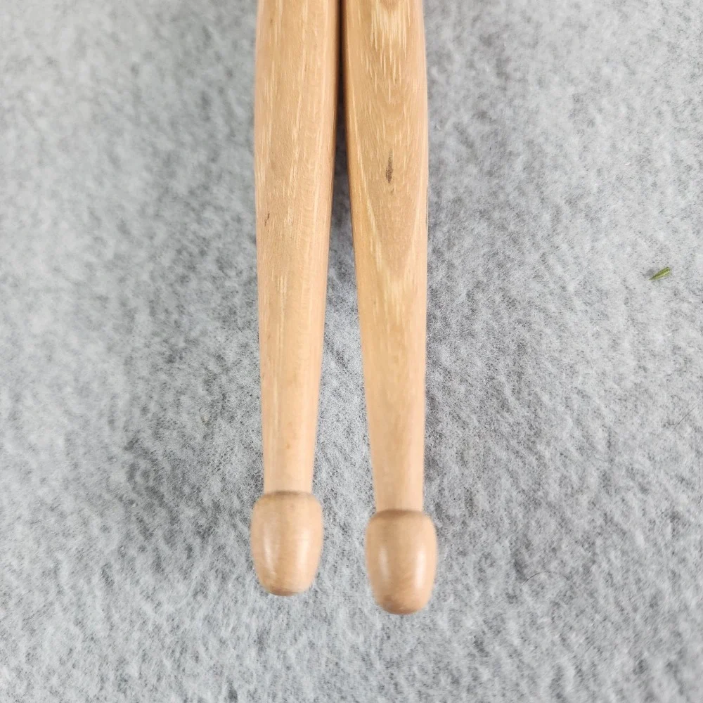 Vic Firth American Classic Hickory Drumsticks Wood 5A‎ 16 Inch Long