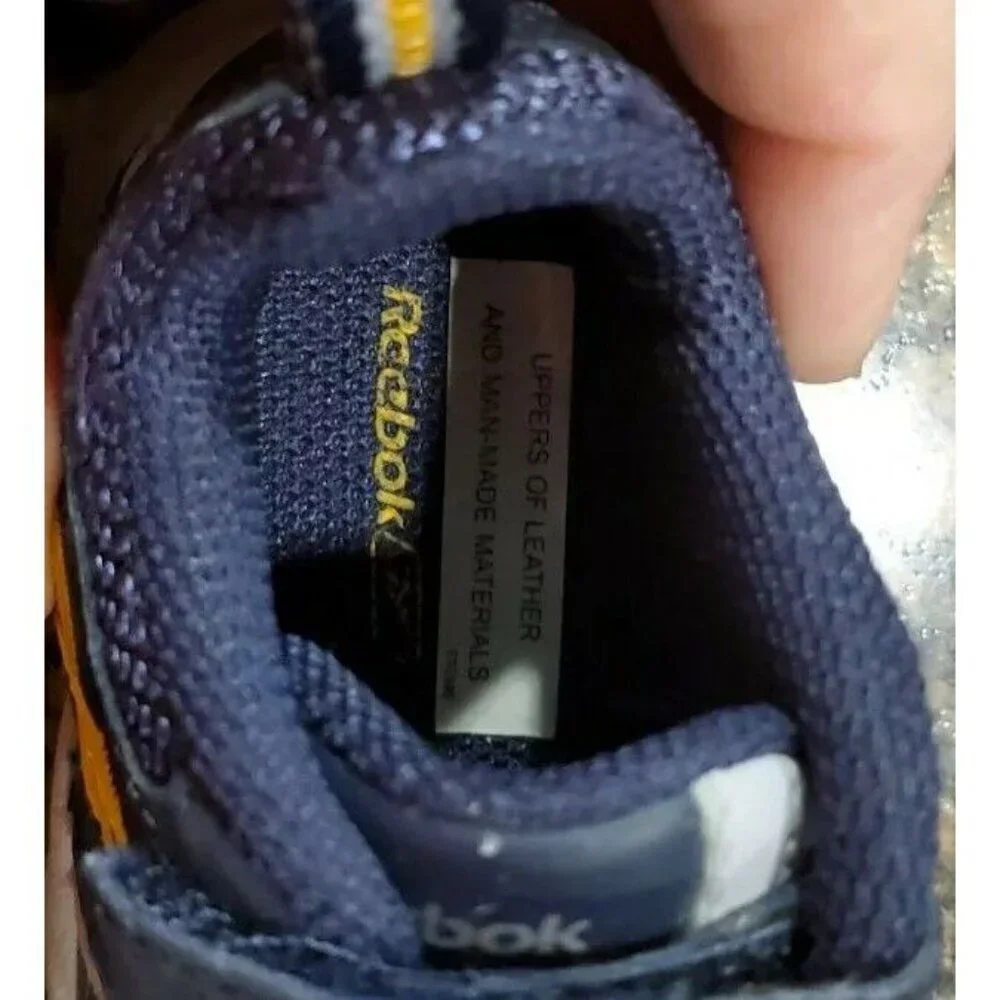 Reebok Toddlers Size 3 Blue and Gray
