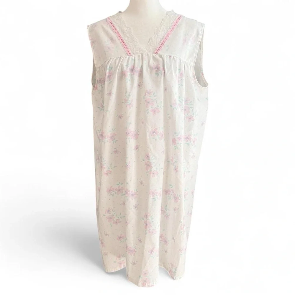 Vintage Floral Nightgown Lace Trim Pink Blue Medium Sleep Dress
