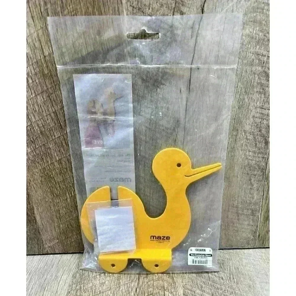 Maze metal duck