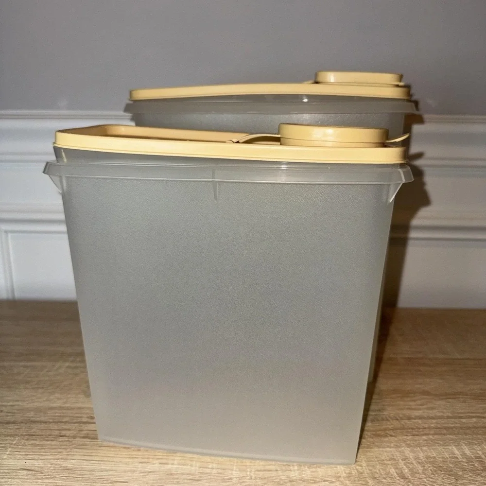 Lot Vintage Tupperware Storage Container Cereal Keeper Lids 1588-6 469-9 CRACKED