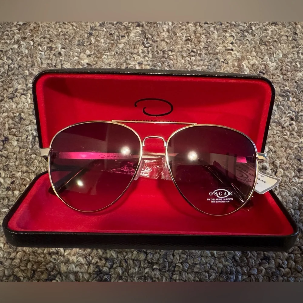 O by Oscar de la Renta these stylish