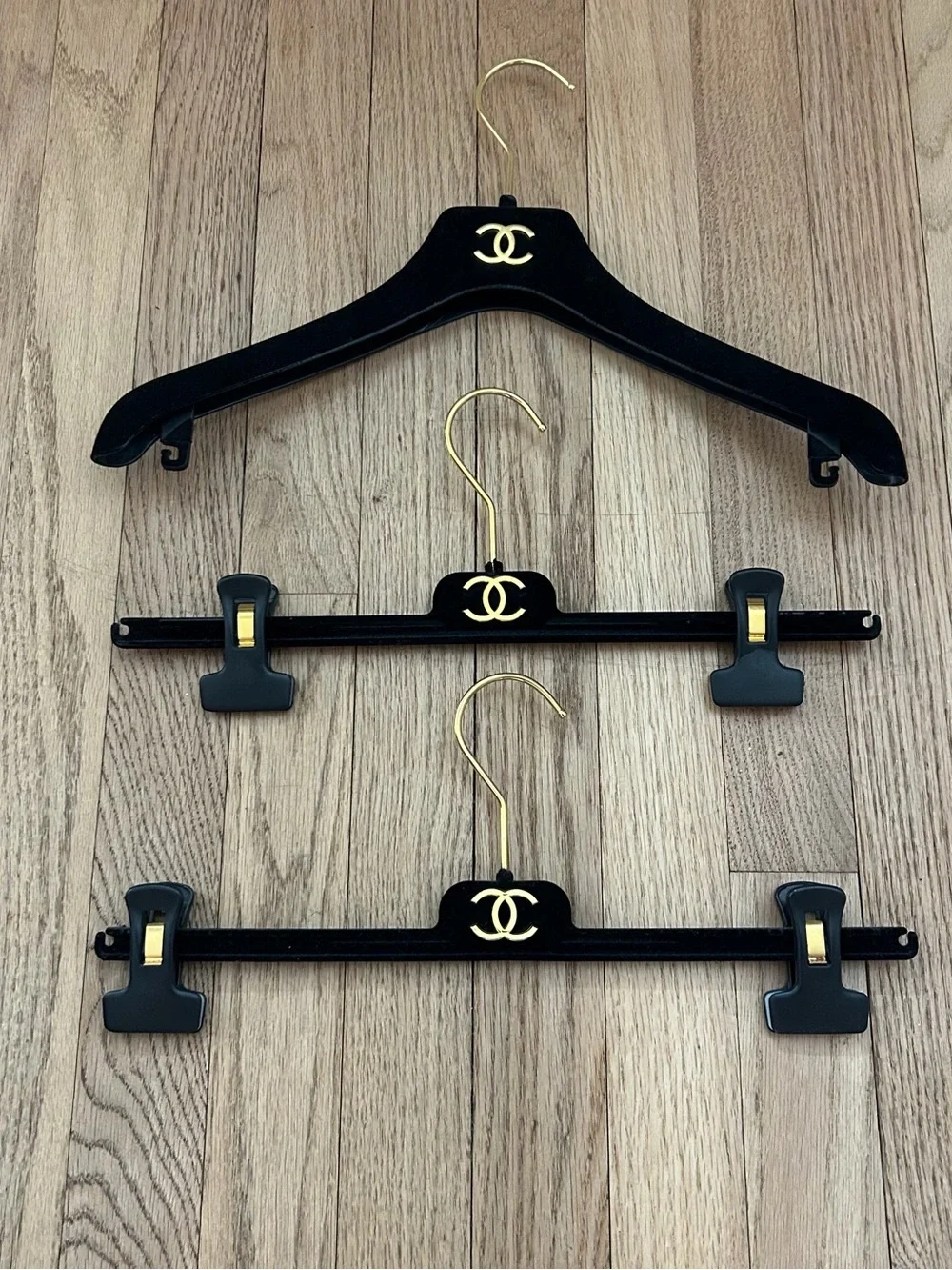 CHANEL luxurious interlocking