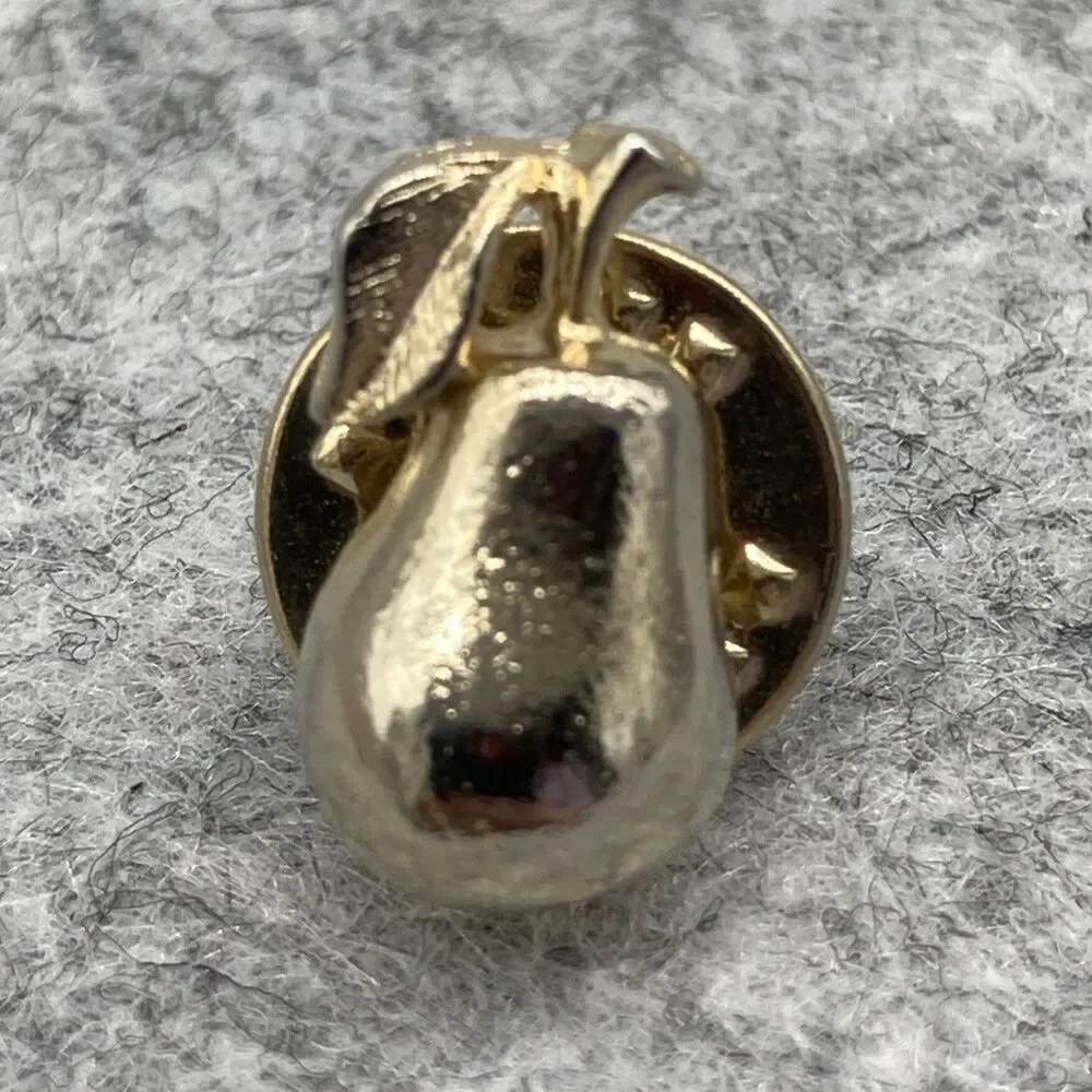 Vtg Pear Fruit Gold Tone Lapel Pin Hat Lanyard Pin Tie Tack Whimsical‎ Kitschy