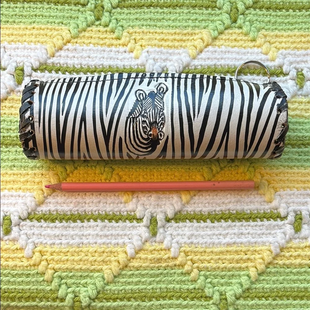 N/A bold design painted