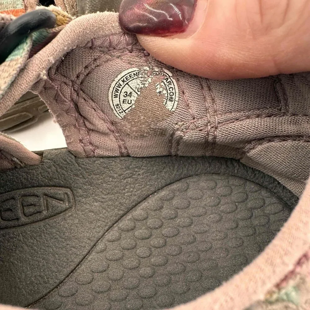 Keen pink newport