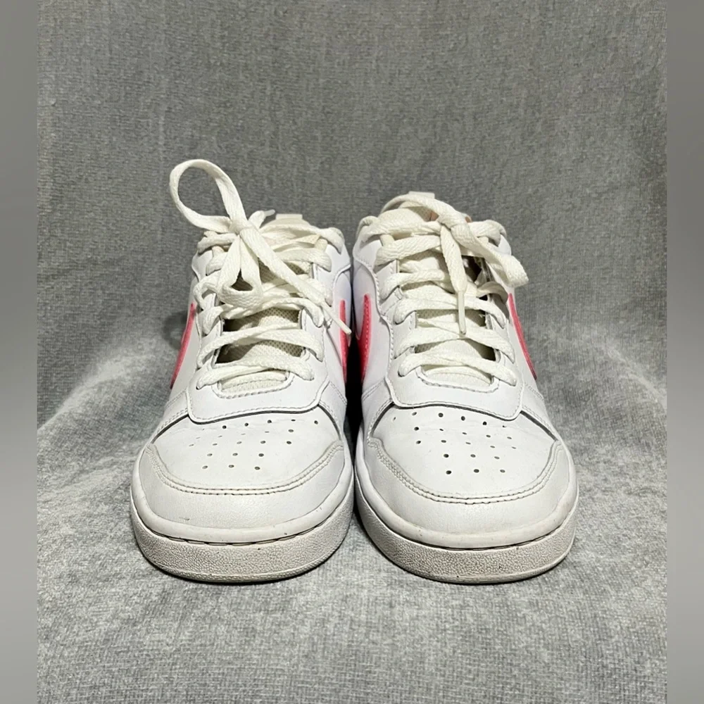 Nike Kids‎ White and Pink Sneakers
