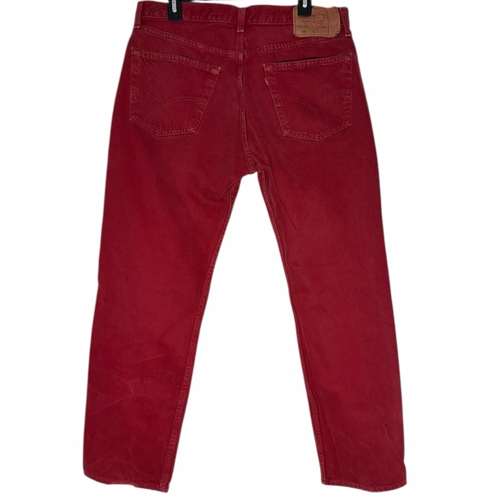 Levis see pair