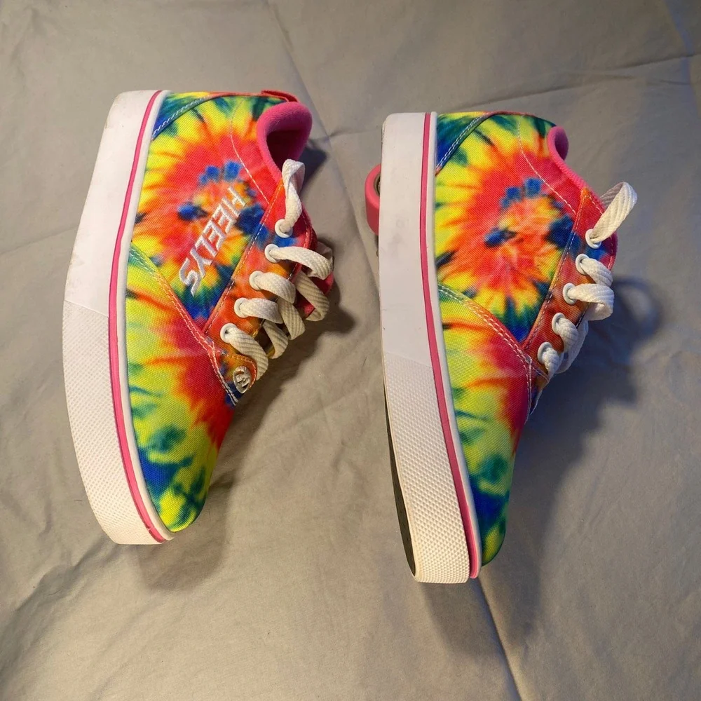 Heelys roll into