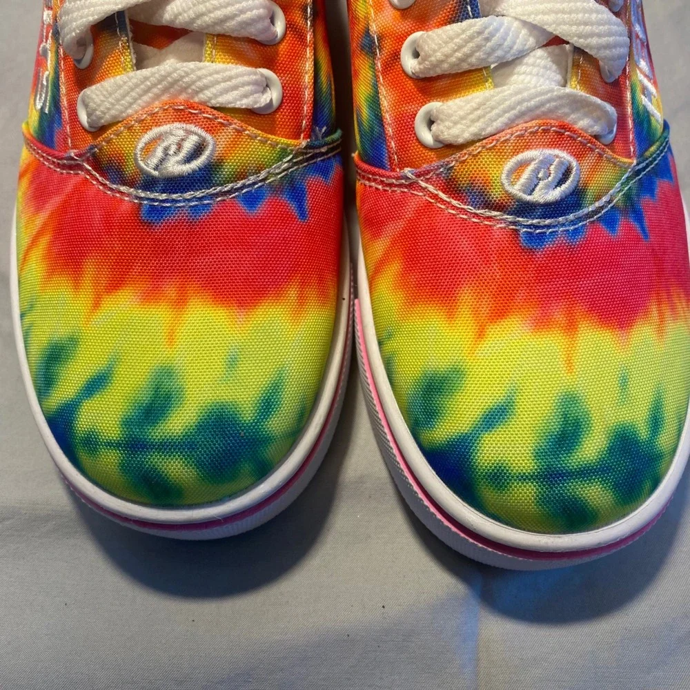 Heelys roll into