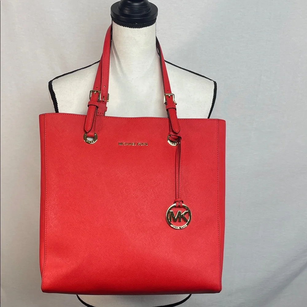 Michael Kors chic versatile