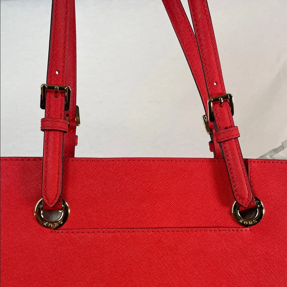 Michael Kors chic versatile