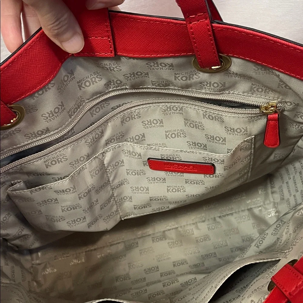 Michael Kors chic versatile