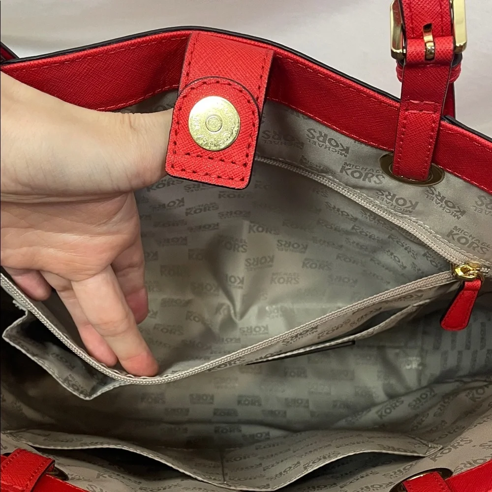 Michael Kors chic versatile