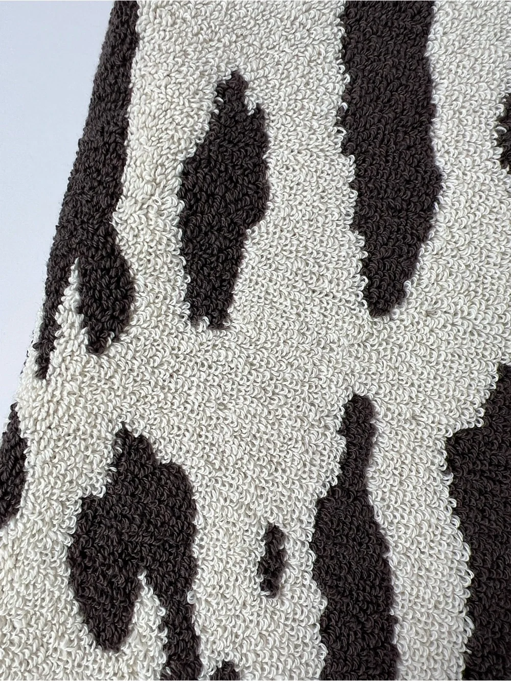 Rachel Zoe Bath Towel Set Brown and Cream Cow-Print Soft Cotton 2 Pc Set NEW