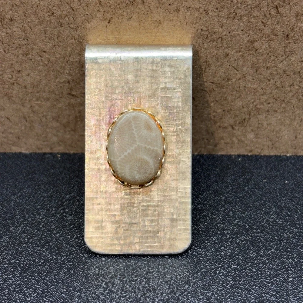 Vintage Gold tone Money clip with petoskey stone inlay Unmarked 2