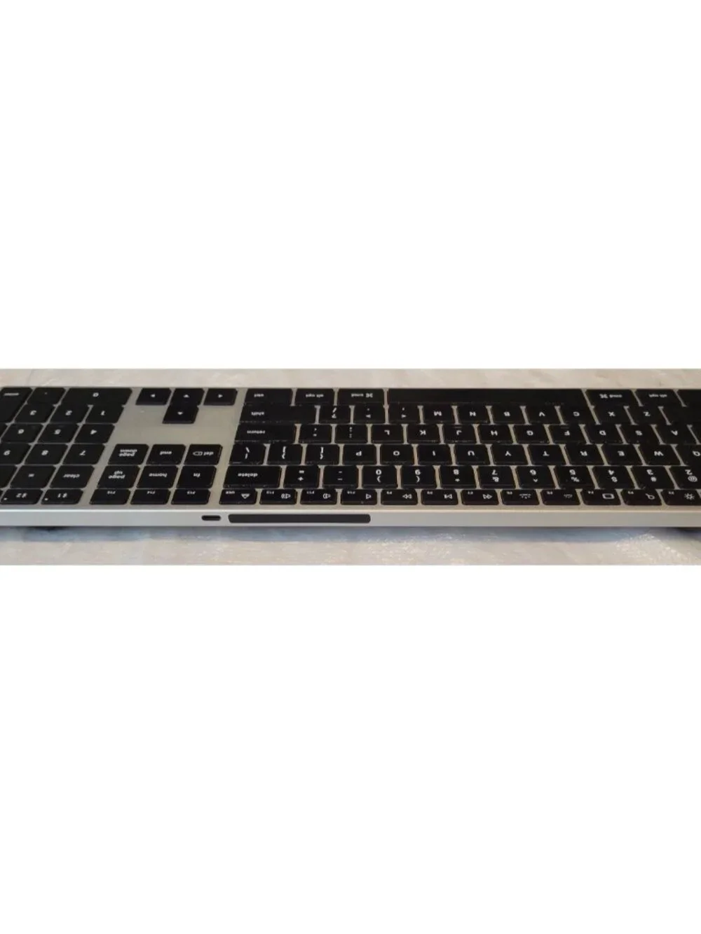 SATECHI Slim X3 Bluetooth Keyboard Model ST-BTSX3M Steel Gray