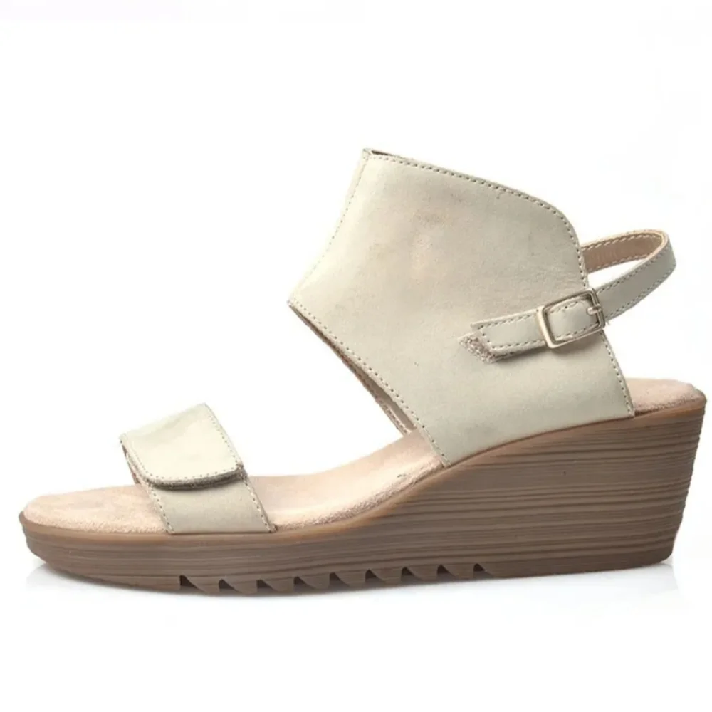AEROSOLES bog tan
