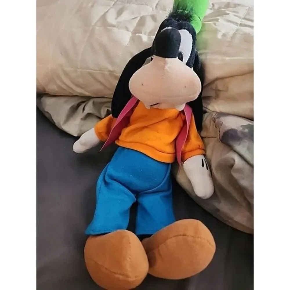 Disney advantage figure ground