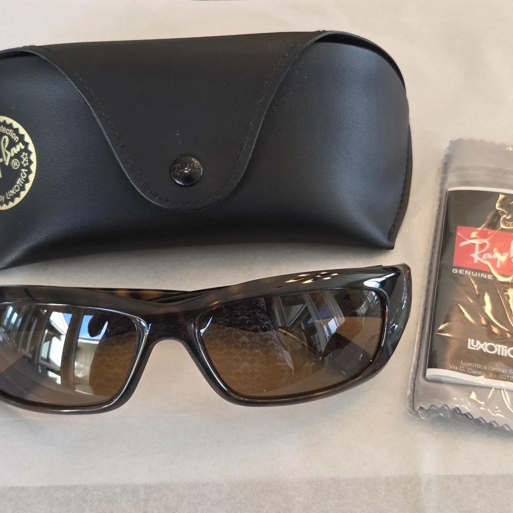 Ray-Ban iconic style