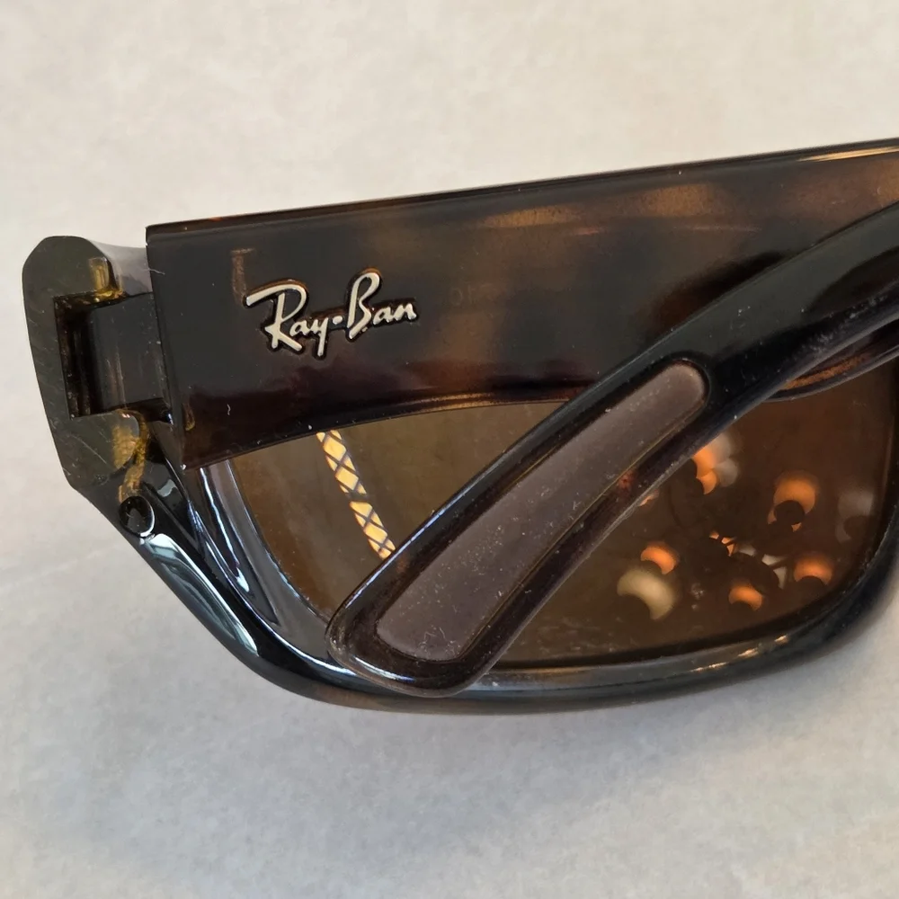 Ray-Ban iconic style