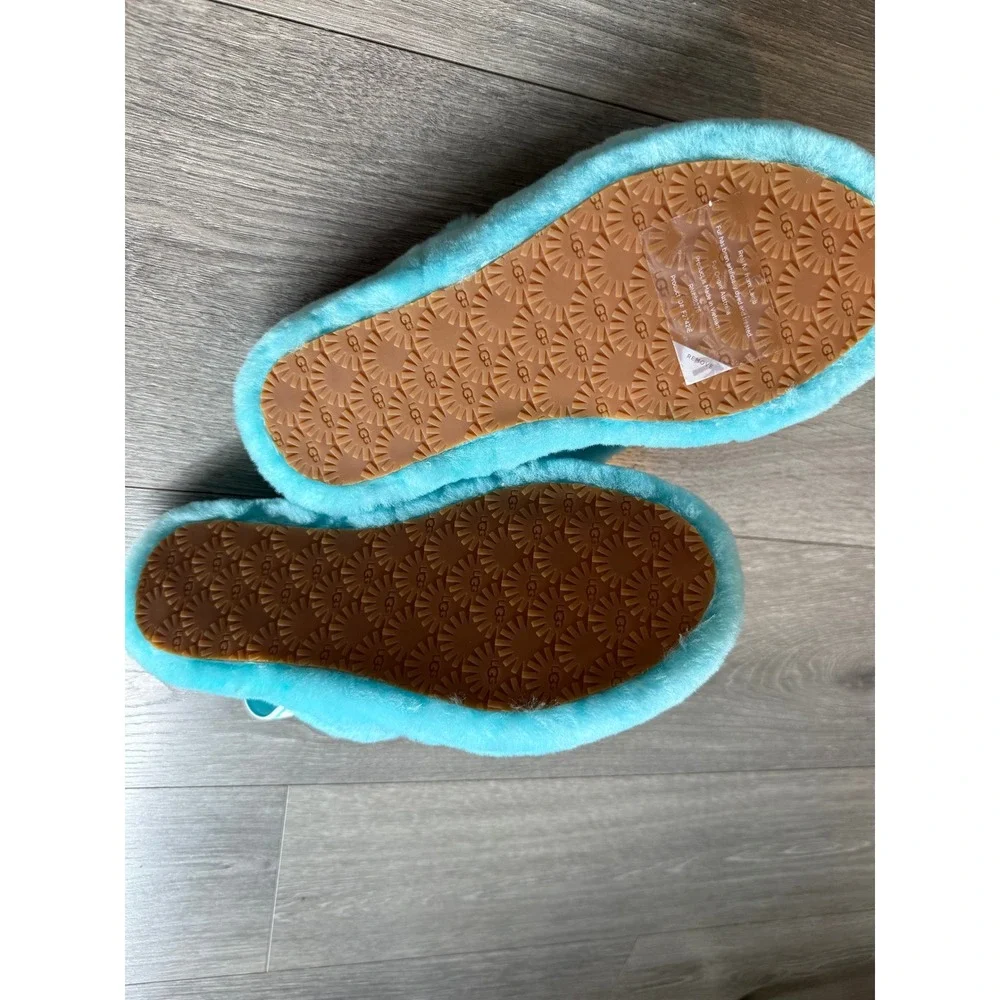 UGG kids fluff