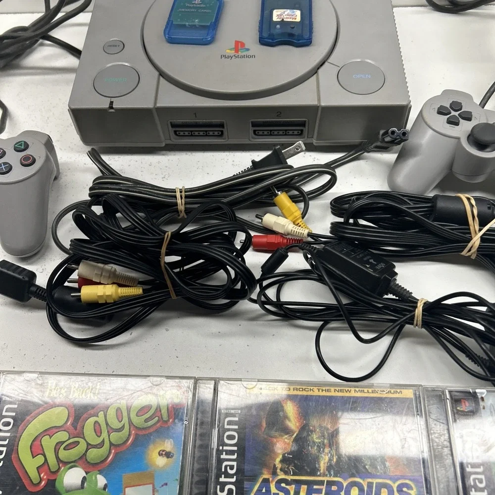 Sony PlayStation PS1 SCPH-5501 Bundle With 7 Games- Tested - Working
