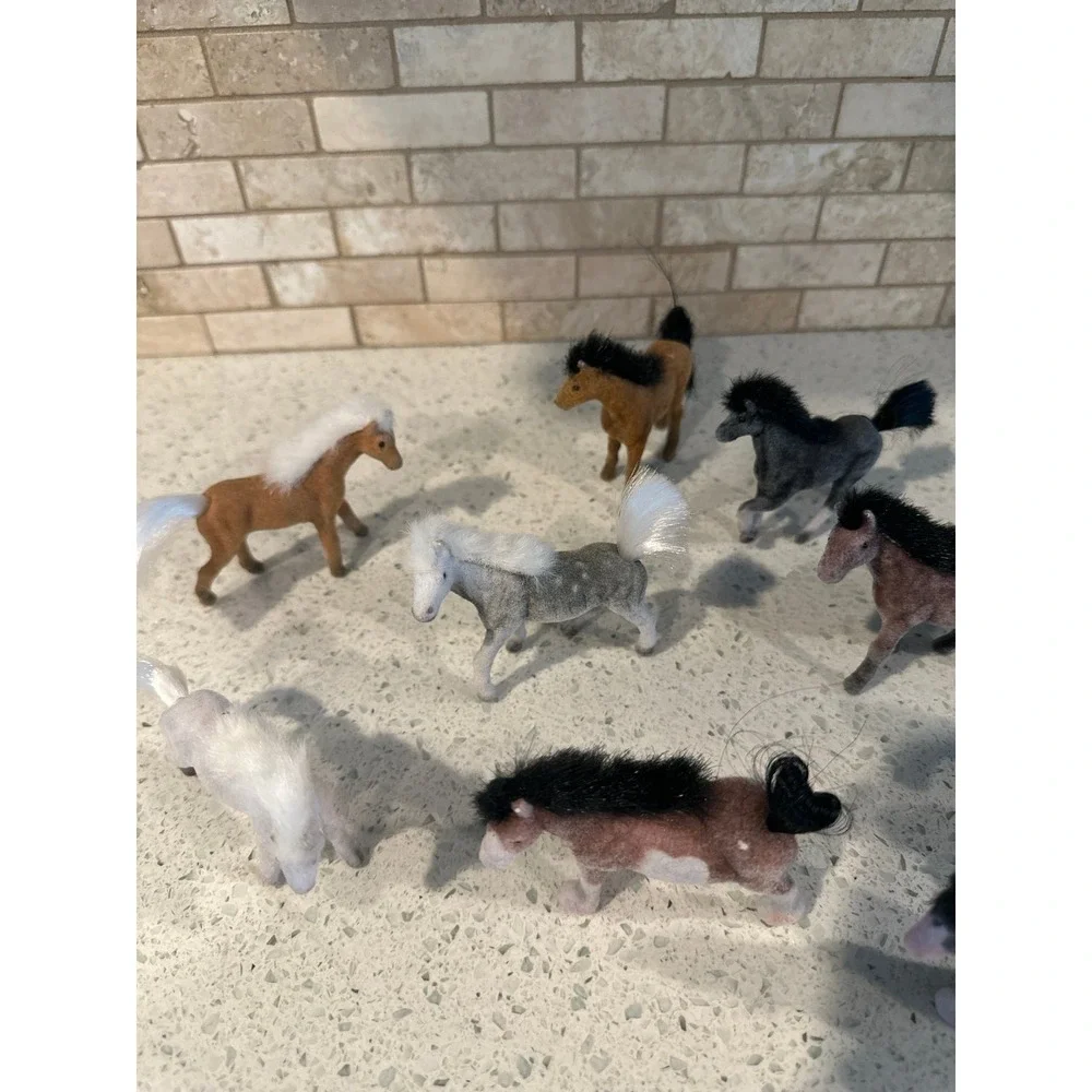 Lot of 10 Pre Owned Vintage Toy Plastic Velvet‎ Flocked Coated Felt Horses BR