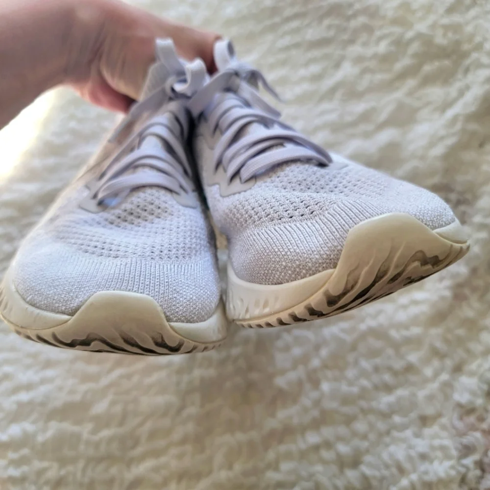 Nike cushioned easy