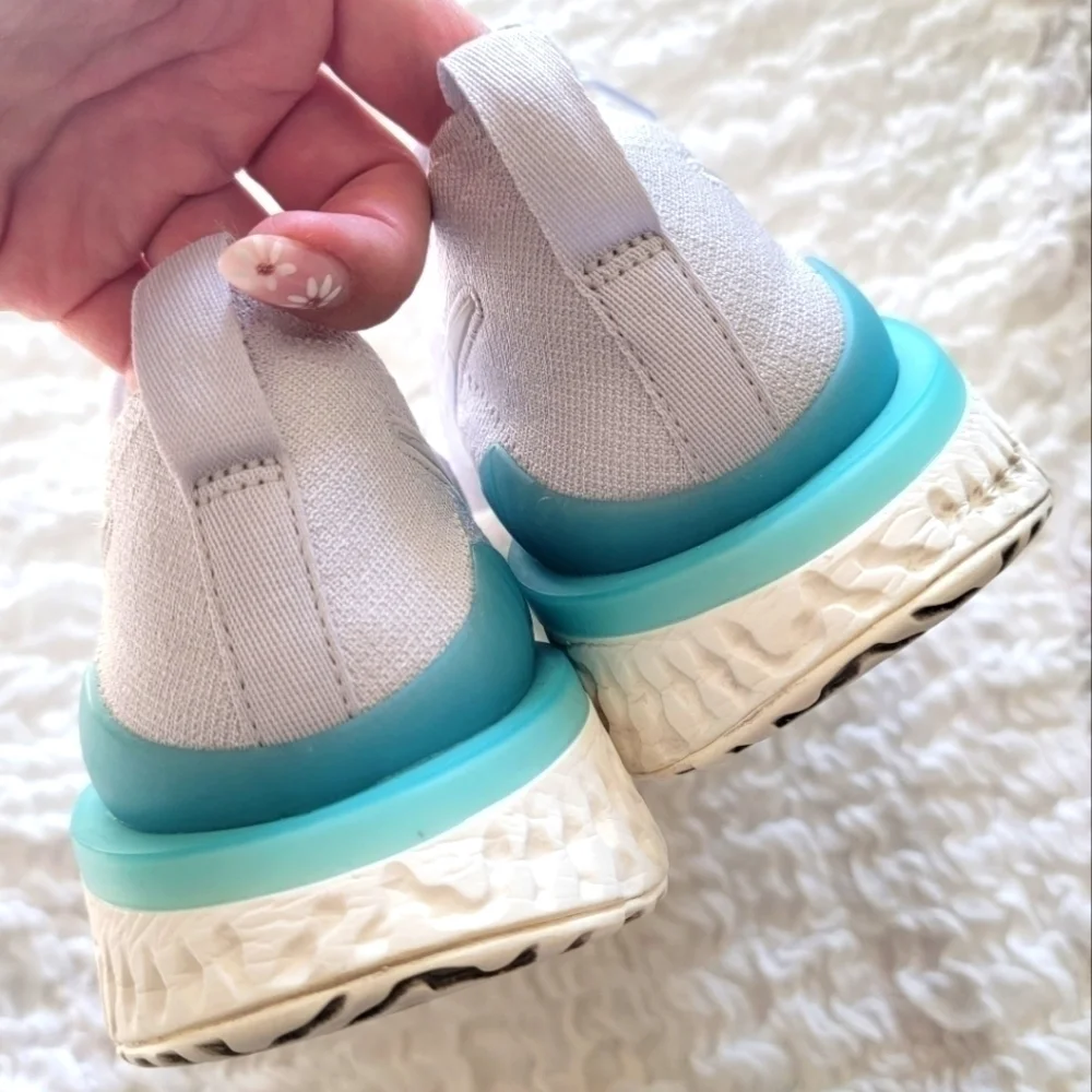 Nike cushioned easy