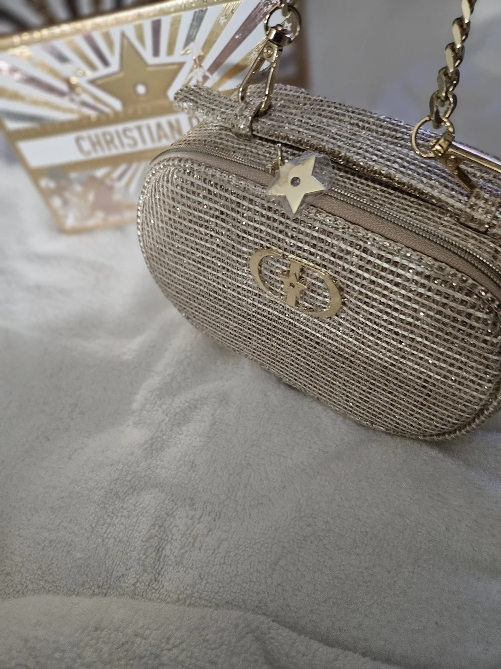 💞💘Womens Christian Dior Gold Cosmetic Bag With Chain - NWOT💞❣️