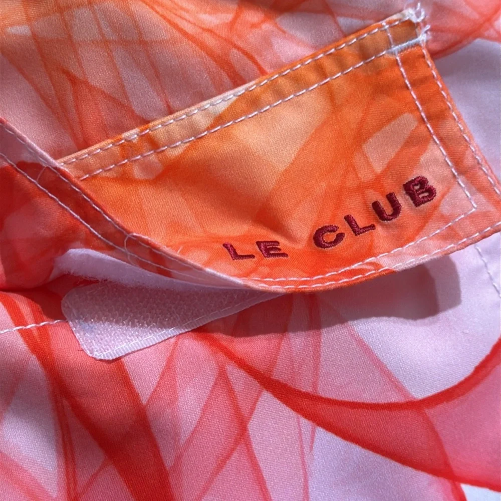 Le Club dive into