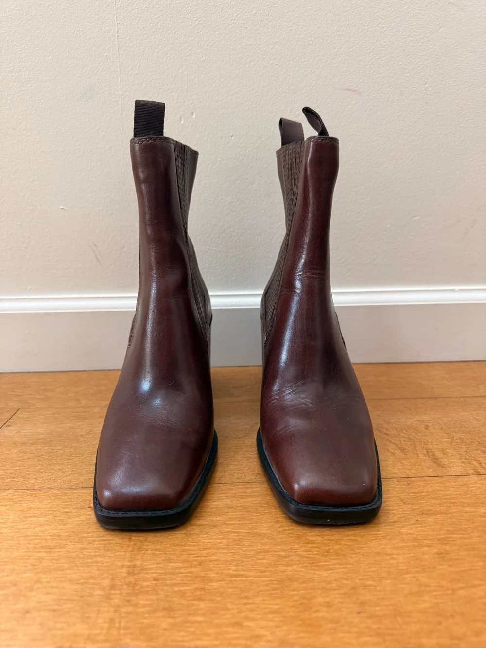 Loeffler Randall size great