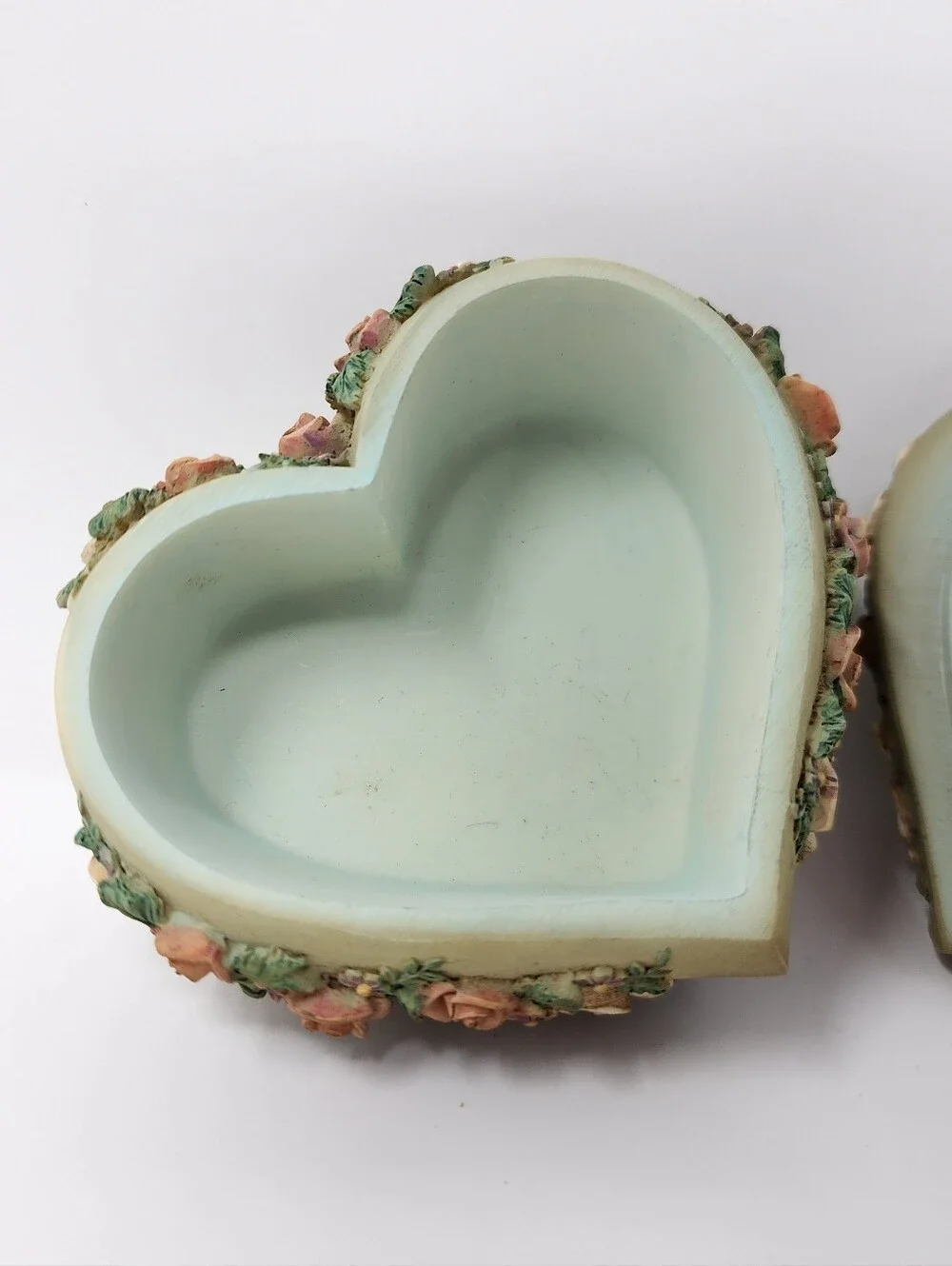 Antique-Style Heart-Shaped Decorative Floral Trinket Box