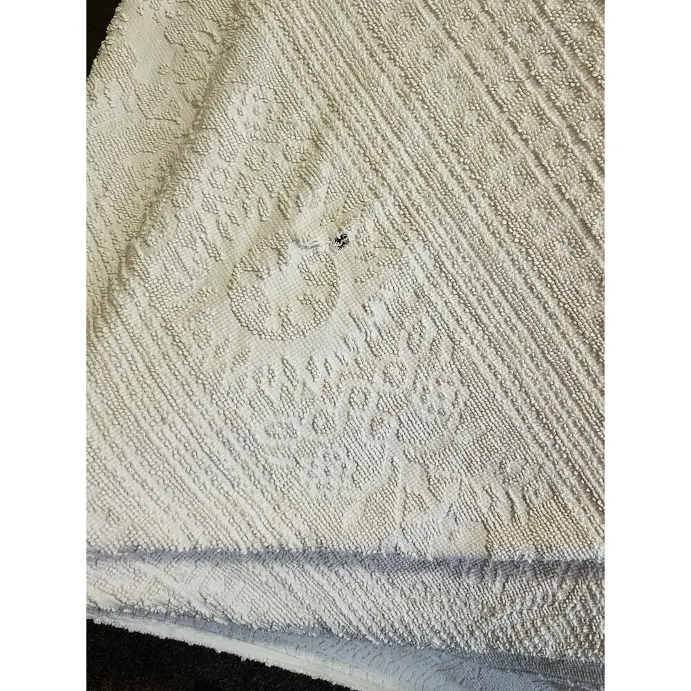Unbranded vintage chenille